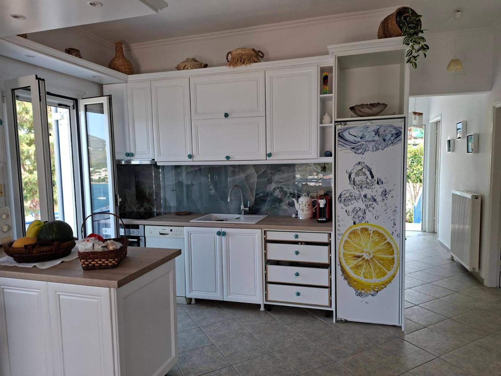 הוילה Poros Town Sunrise View House מראה חיצוני תמונה